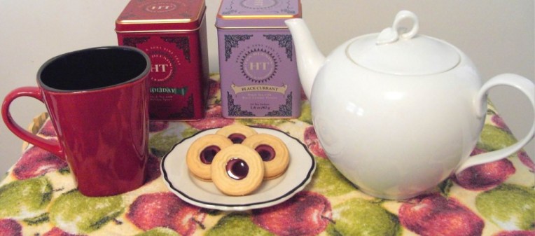 cropped-tea-cookies-on-apple-cloth-cropped.jpg
