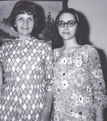 BRENDA, MOM, SANDY 1968 me and mom only