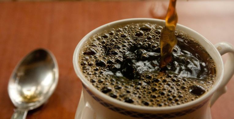 COFFEE BEING POURED W. SPOON - PDPics -- PX