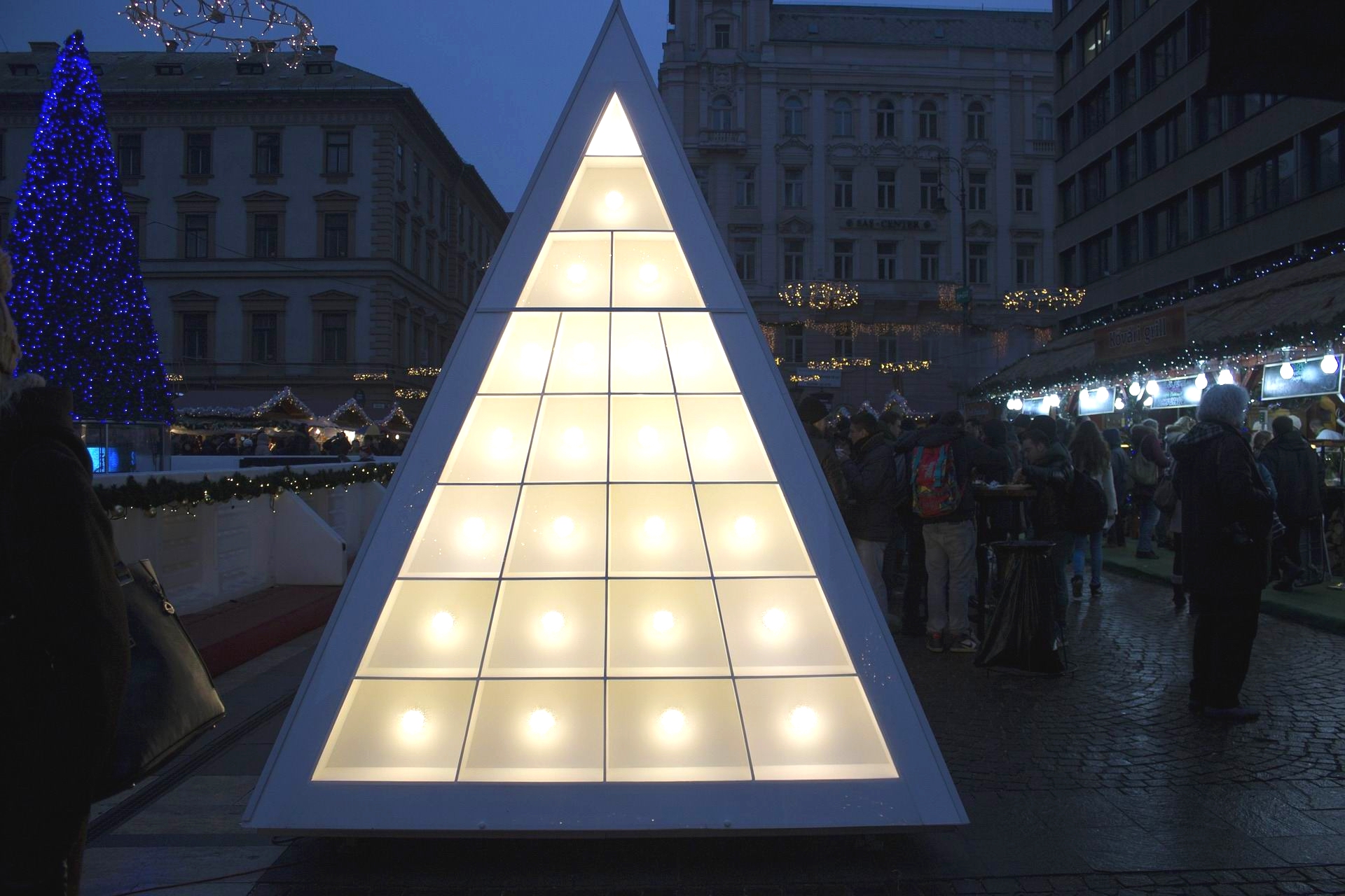 WHITE CHRISTMAS TREE MODERN LIGHTS 2 - Ana_J - PX